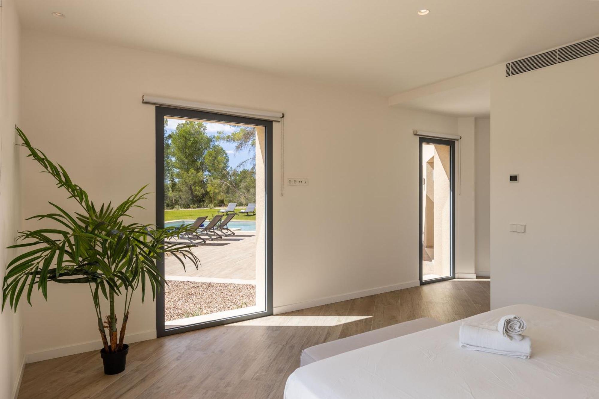 Paz Villa Sencelles