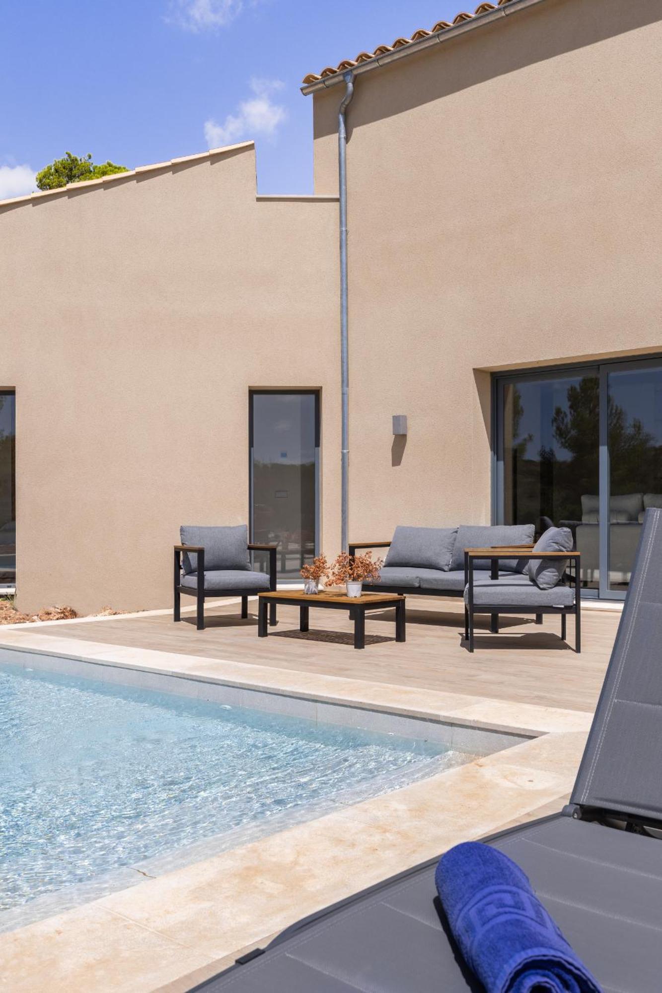 Paz Villa Sencelles